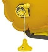 accastillage diffusion by plastimo — gilets de sauvetage équipés de l'ensemble déclencheur hydrostatique hammar ma1 et du cylindre co2 isi
