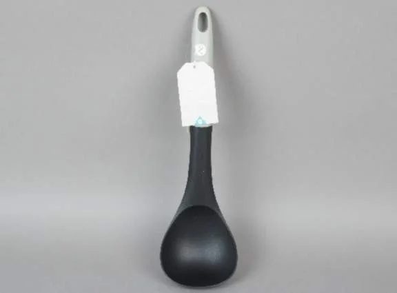 g — 582430 louche en plastique