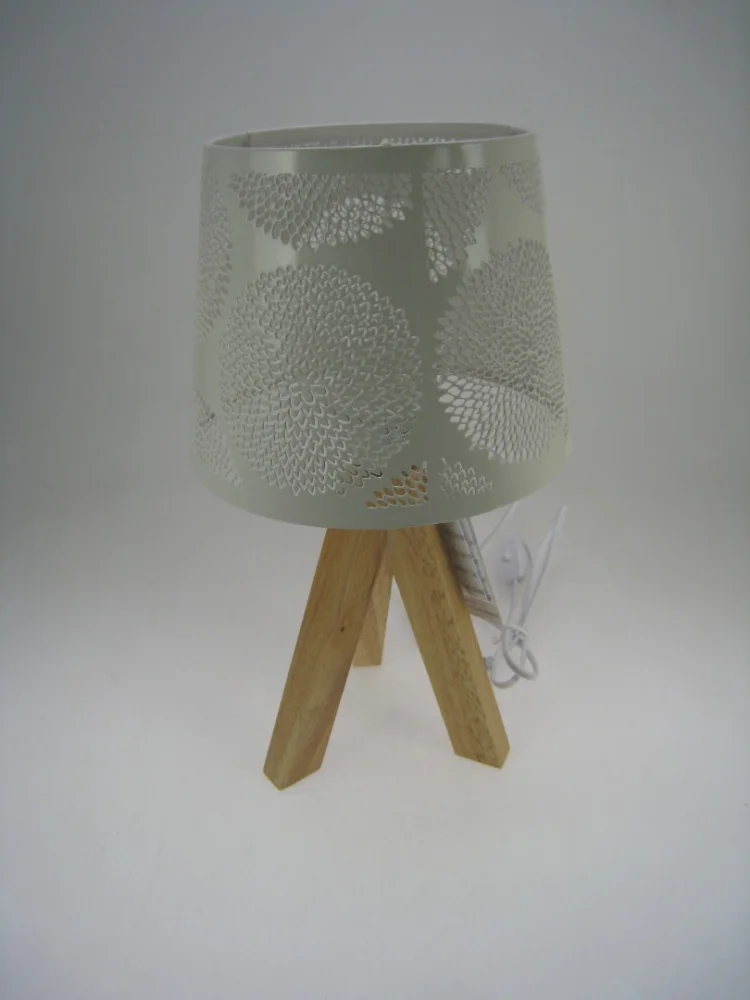 vag deco — lampe abat jour metal ajoure 20*20*35 pied bois