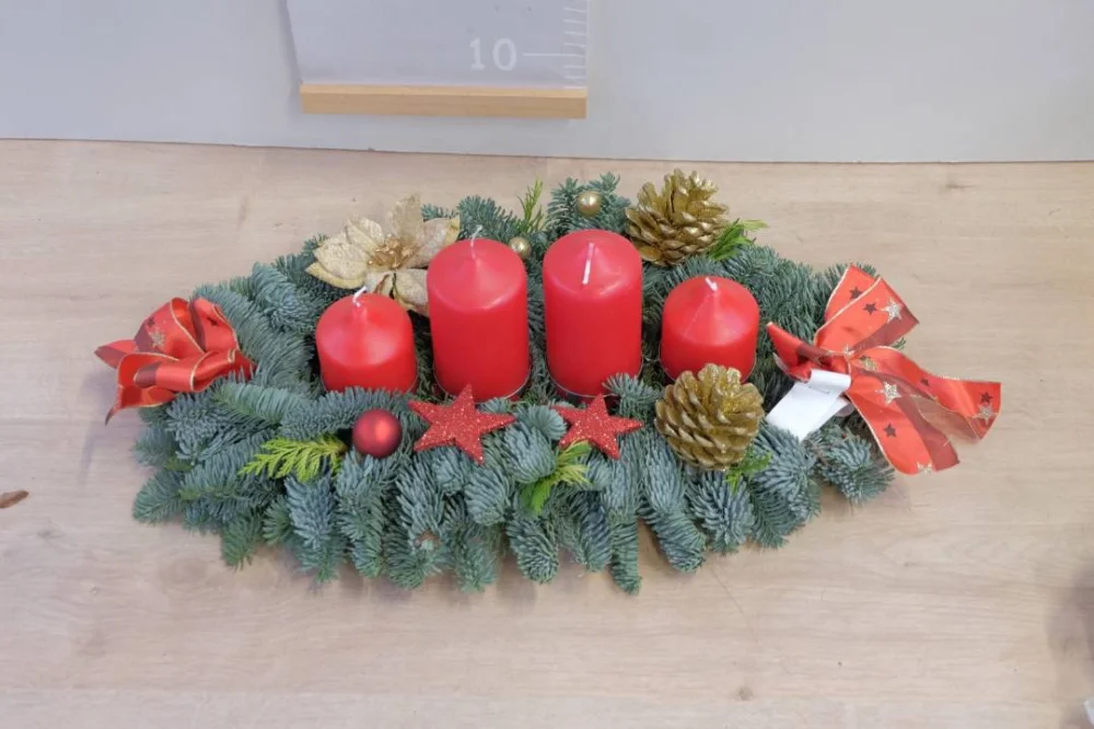 pas de marque — décoration de noël et couronnes de l'avent