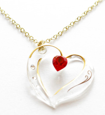 glass baron — collier grand coeur rouge avec cristaux