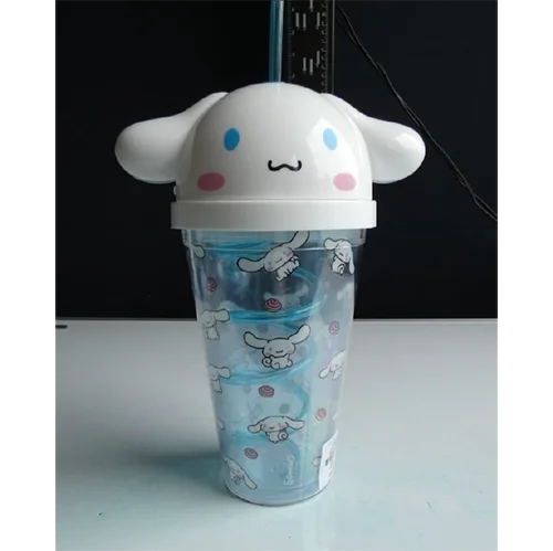 Primark — Gourde Cinnamoroll, Hello Kitty and friends