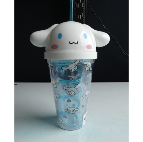 Primark — Gourde Cinnamoroll, Hello Kitty and friends