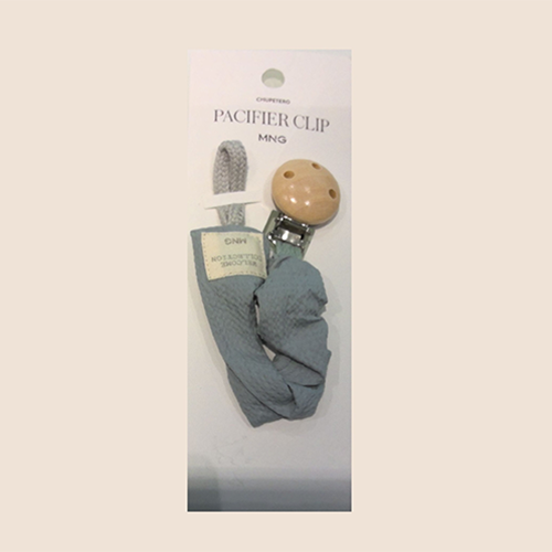 Mango (MNG) — Chupetero Pacifier Clip