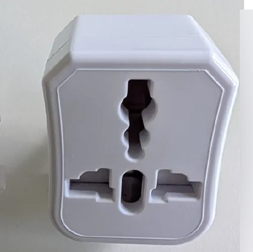 EAZY CASE — Universal Travel Adapter World White