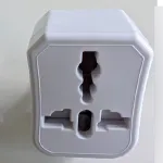 EAZY CASE — Universal Travel Adapter World White